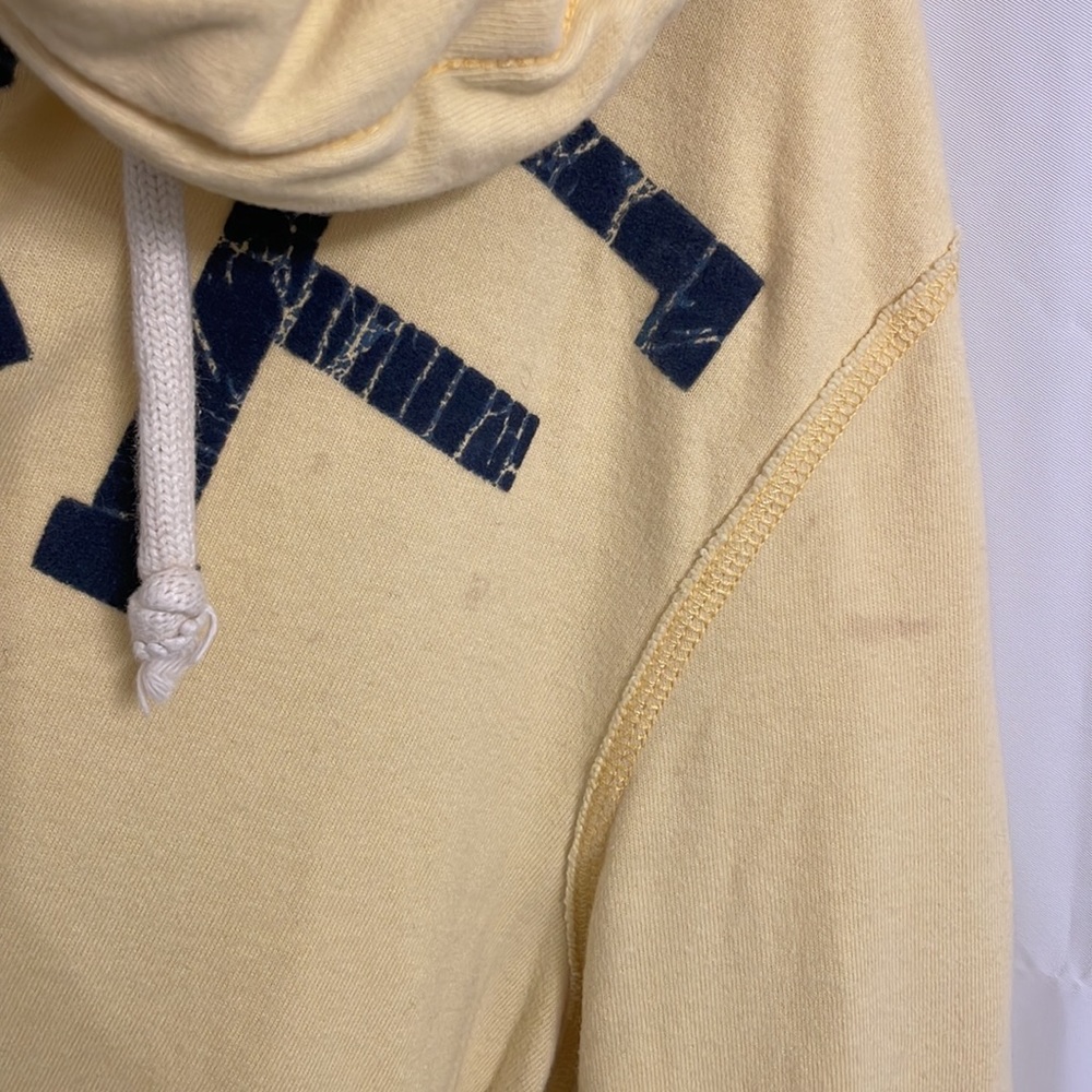 A&F men’s zip hoodie, yellow, size medium - Picture 3 of 3
